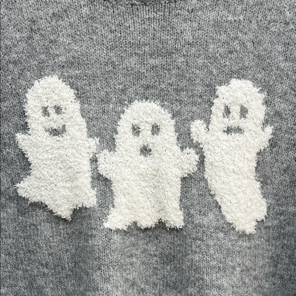 NWOT Cupcakes & Cashmere super soft fuzzy Gray Ghost Sweater. Size 1X - Picture 2 of 6